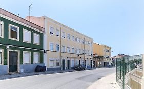 Vita Portucale ! Bright Campo Ourique W/ Terrace